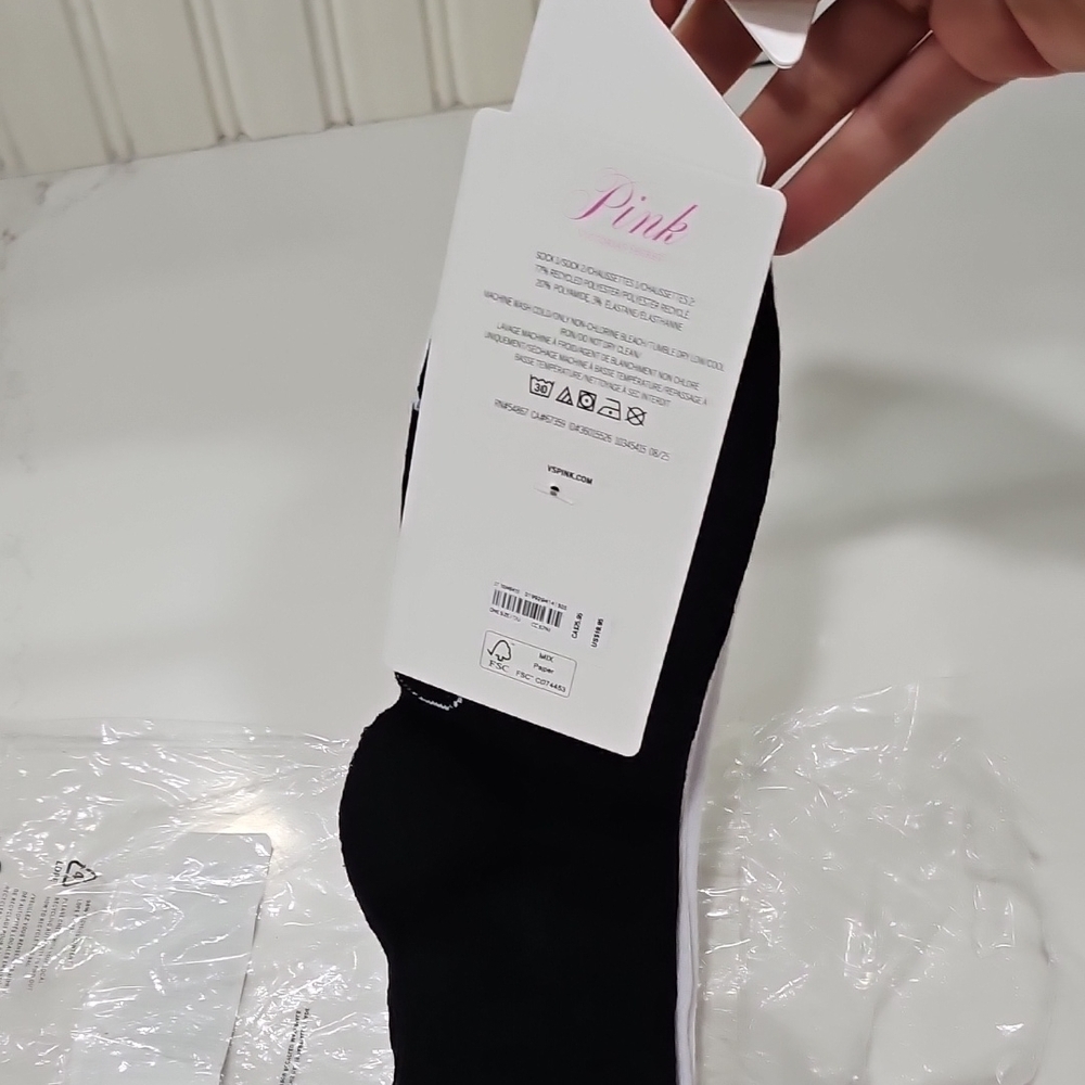 Victoria's Secret PINK Black Ankle Socks - 2 Pack - Picture 2 of 5